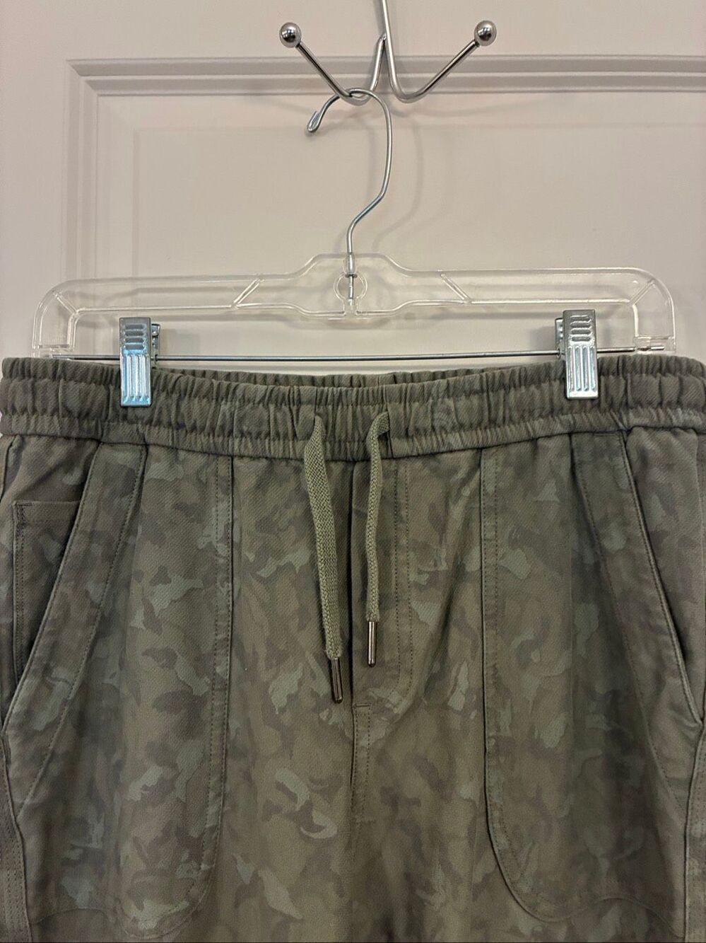Athletic printed Farallon joggers women’s size 10  - Picture 4 of 7